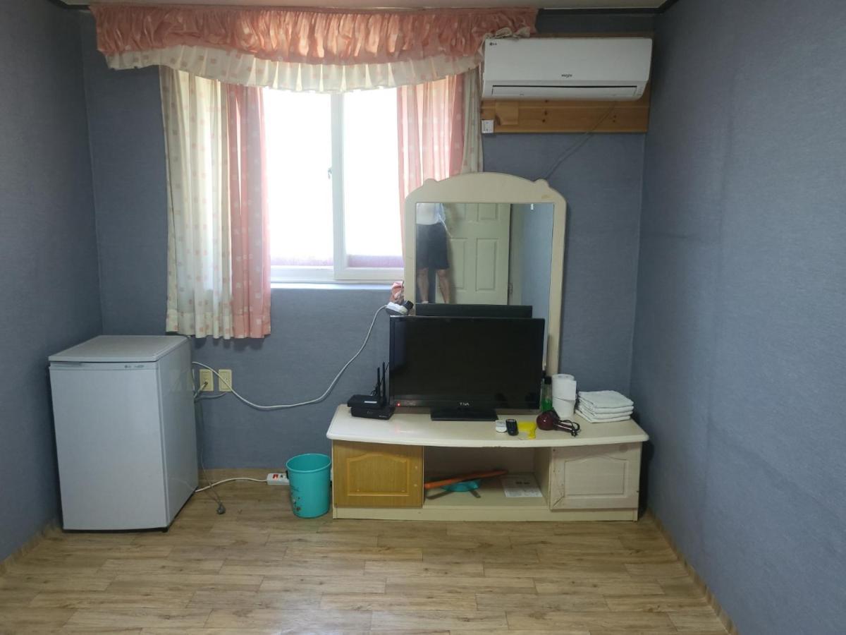 Motel Songwol Park à Sokcho Extérieur photo