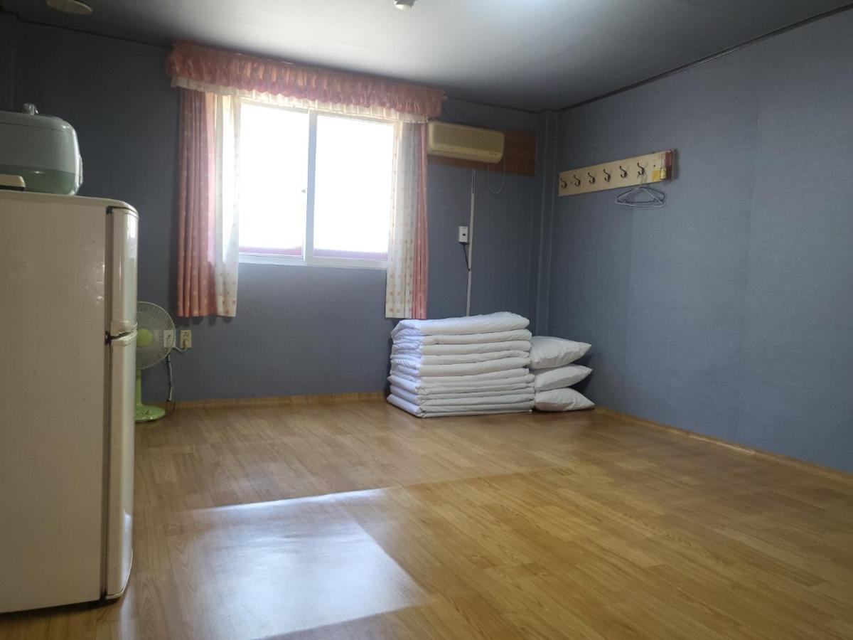 Motel Songwol Park à Sokcho Extérieur photo