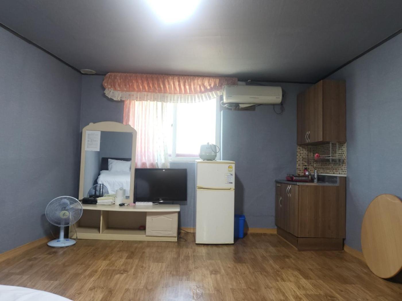 Motel Songwol Park à Sokcho Extérieur photo