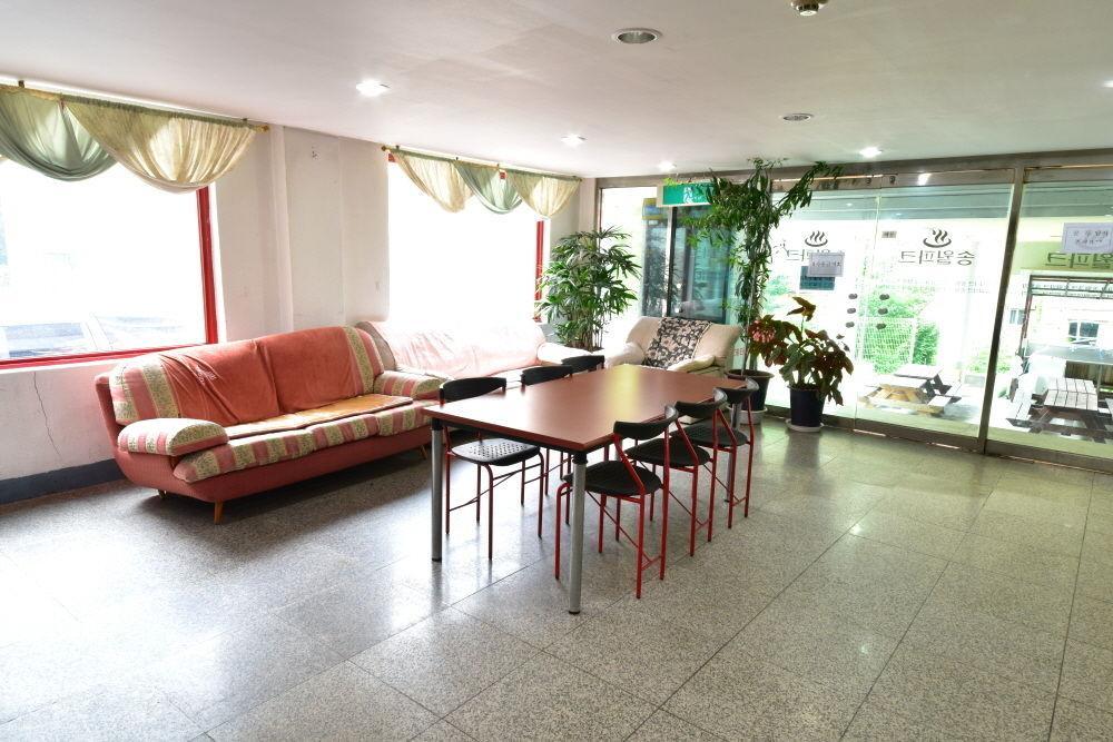 Motel Songwol Park à Sokcho Extérieur photo